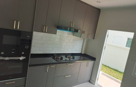 ชุดครัวบิ้วอินกันชื้น i shape 2ฝั่ง สีอ็อตโต้ซิล 6 2472